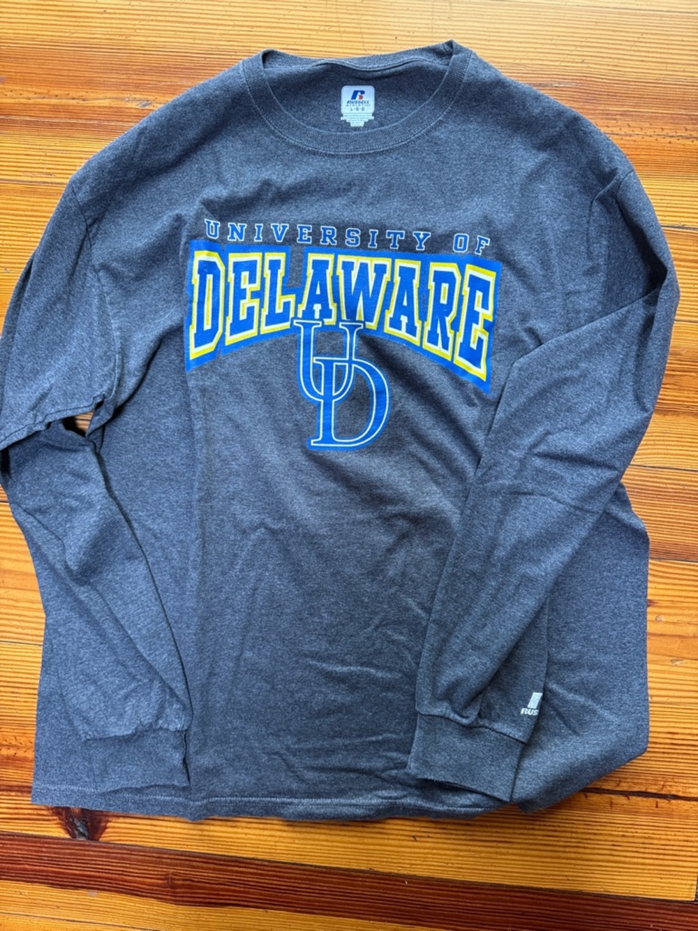 University of Delaware Gray Long-Sleeve Tee - Russell Athletic